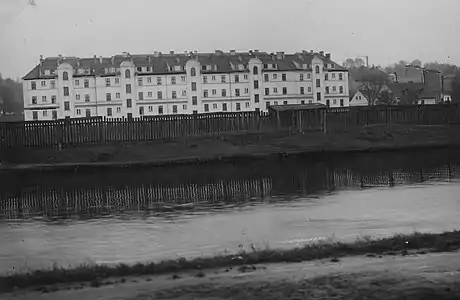The building as seen from the left river side, c. 1930&nbsp;– c. 1939