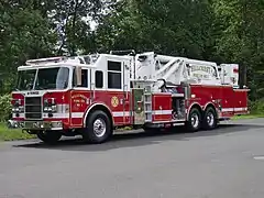6-Tower of the Hillcrest Fire Co. #1, NY. 2002 Pierce Dash 2000 95' Midmount Aerial Platform Quint
