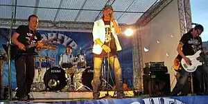 Hurd at Grand Khan pub in 2009.  From left to right : D.Otgonbayar, D.Otgonbaatar, D.Tömörtsog, N.Naranbaatar.