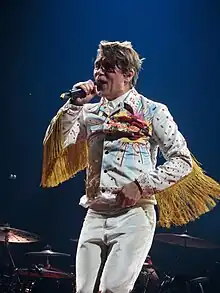 Owen performing in Glasgow in 2017