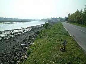 River Boyne below Drogheda - geograph.org.uk - 547305.jpg