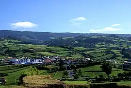 A partial vista of a locality in Santana, showing the foothills of the Planalto dos Gramihais