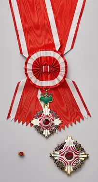 Separated into higher order in 2003. (Upper half of the 1st Class before 2003)